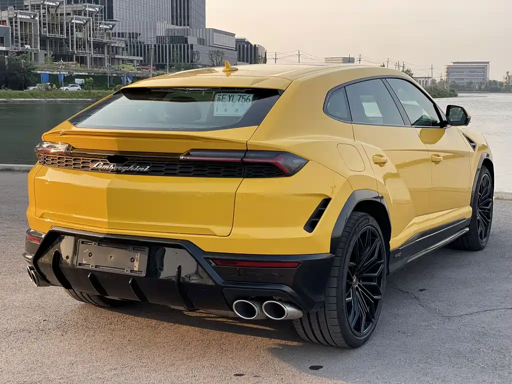 Lamborghini Urus SE — фото 6