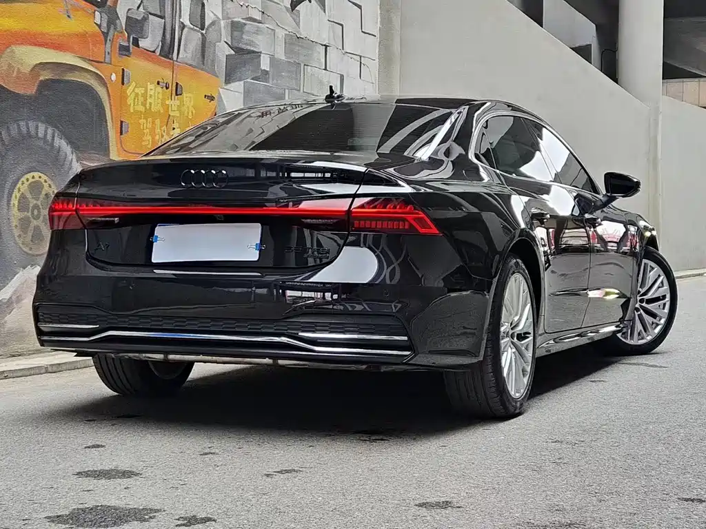 Audi A7L — фото 2