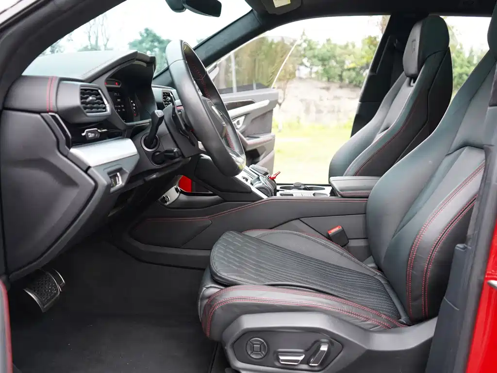 Lamborghini Urus — фото 13