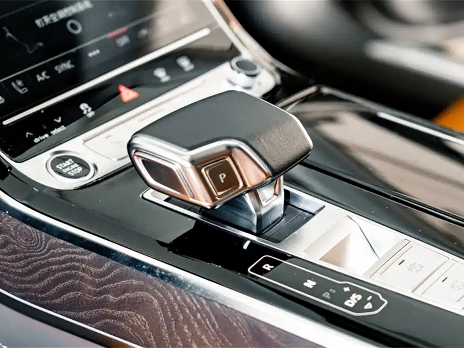 Audi A8 — фото 17