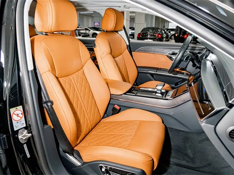 Audi A8 — фото 20
