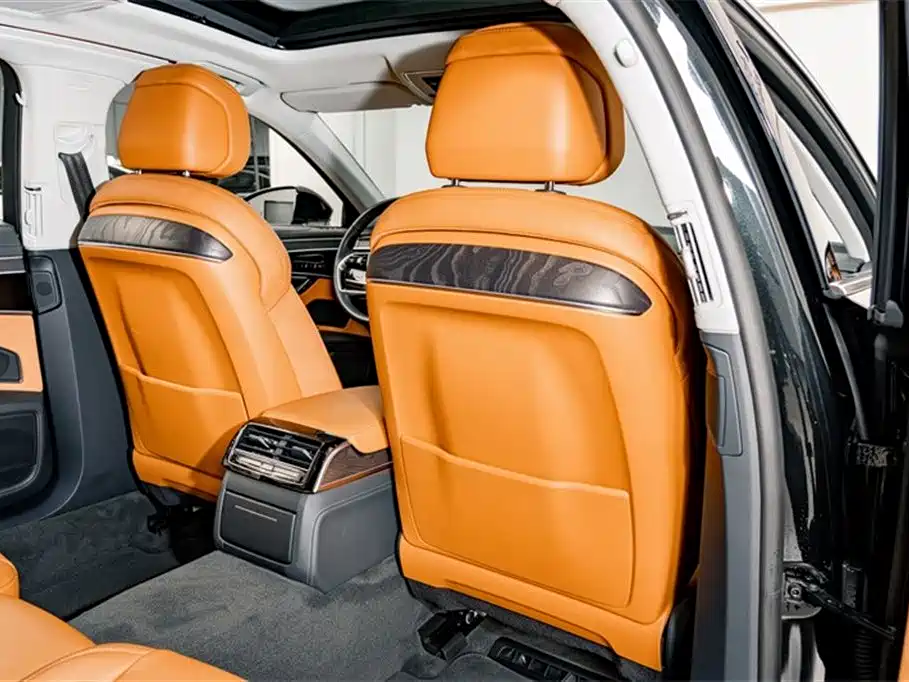 Audi A8 — фото 21