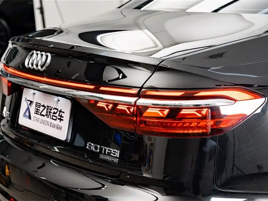 Audi A8 — фото 9
