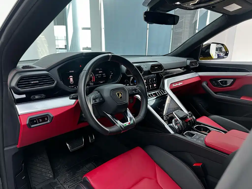 Lamborghini Urus — фото 14