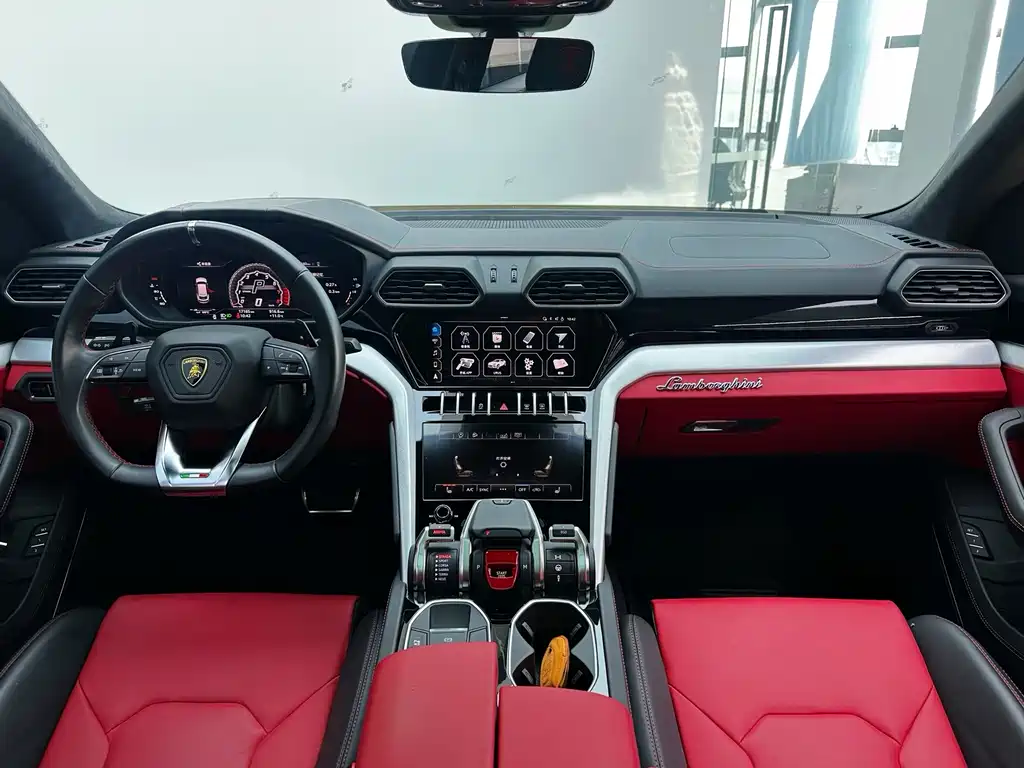 Lamborghini Urus — фото 20
