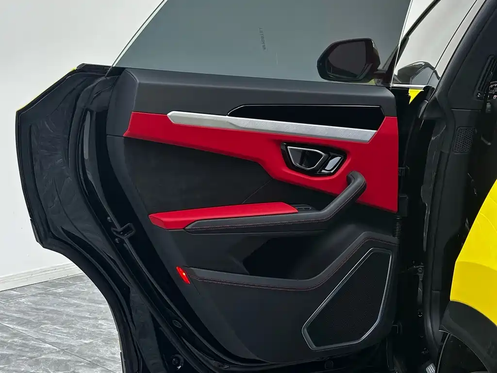Lamborghini Urus — фото 21