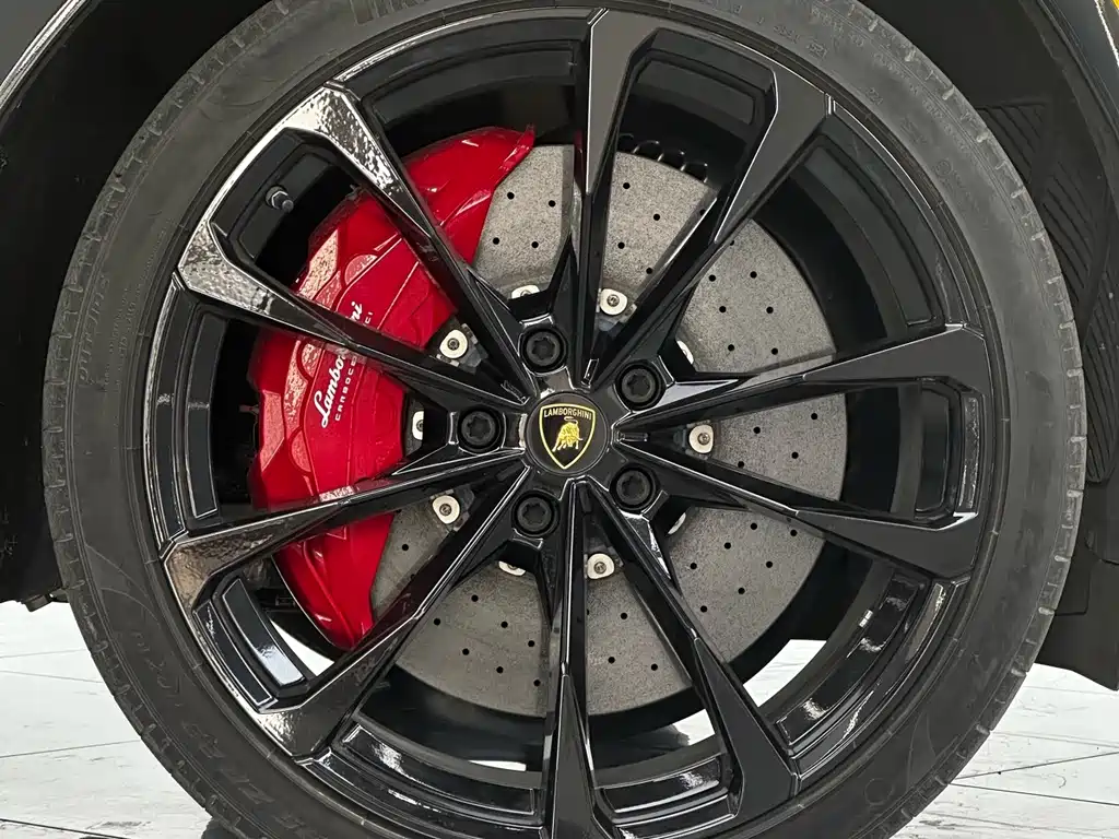 Lamborghini Urus — фото 8