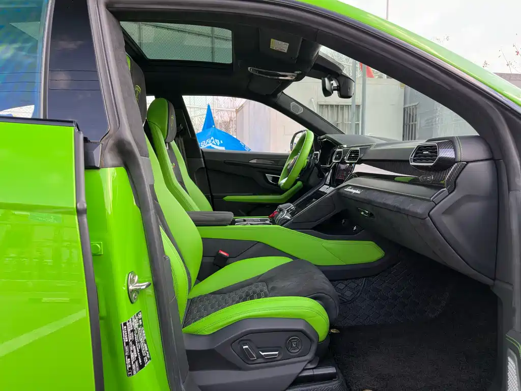 Lamborghini Urus — фото 18
