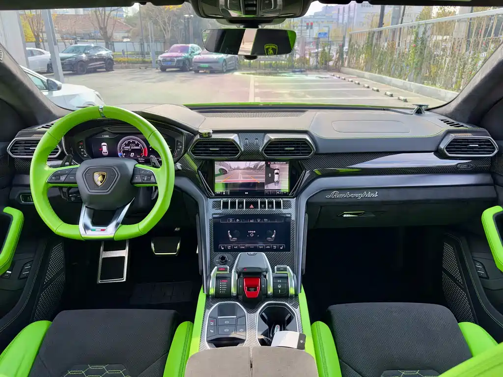 Lamborghini Urus — фото 22