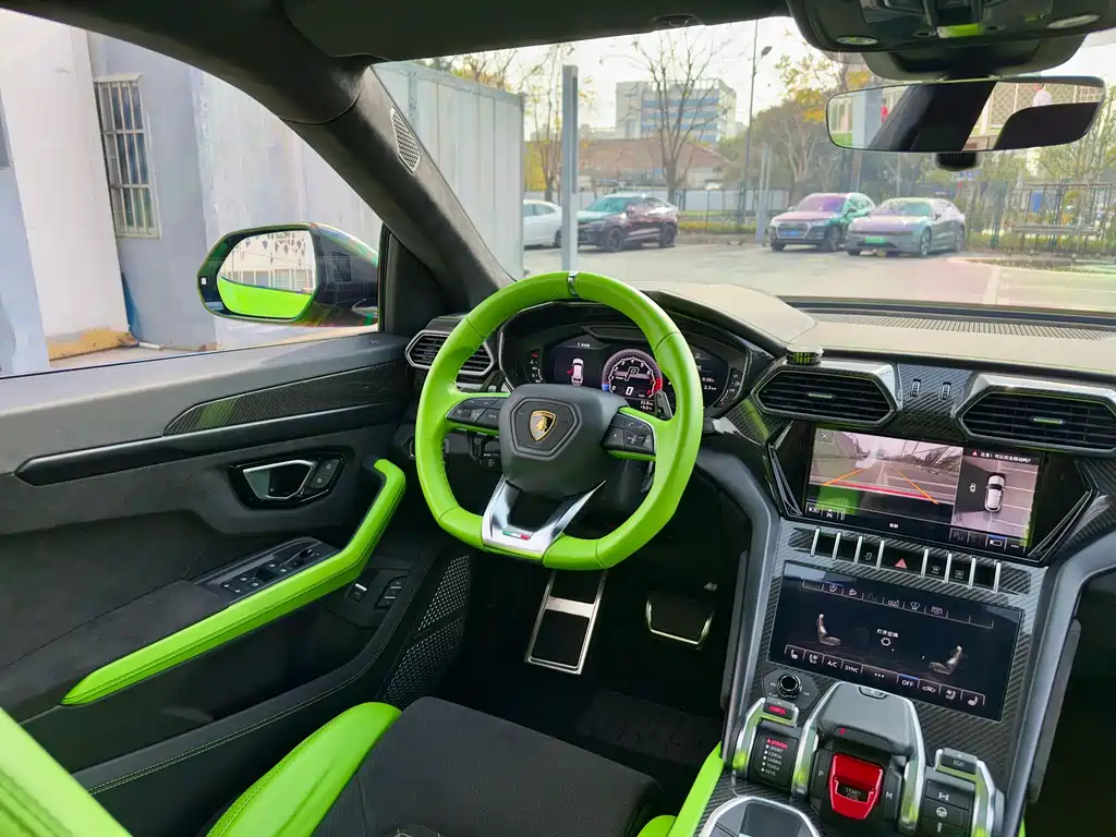 Lamborghini Urus — фото 23