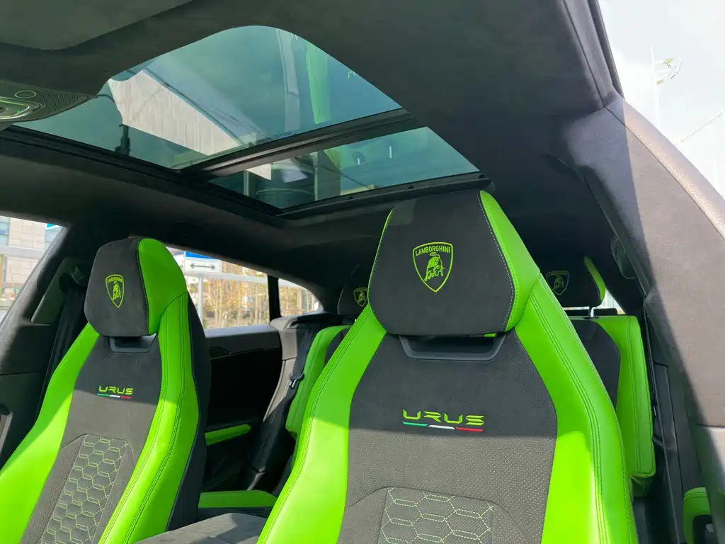 Lamborghini Urus — фото 35