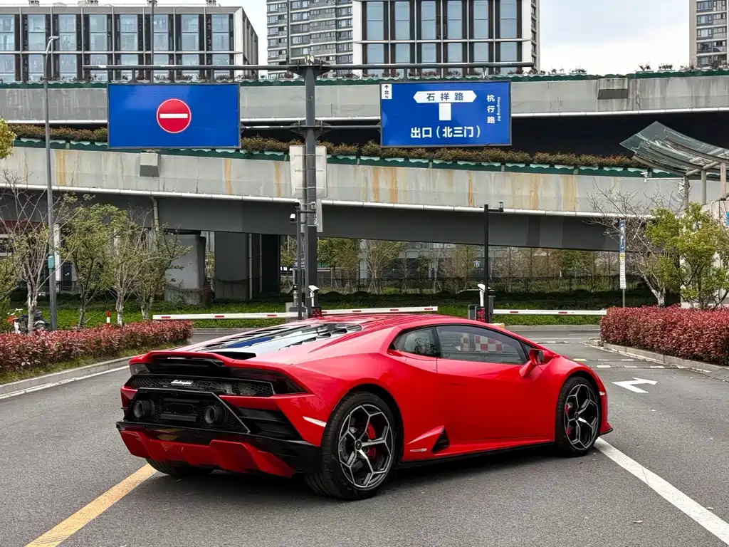 Lamborghini Huracán — фото 7
