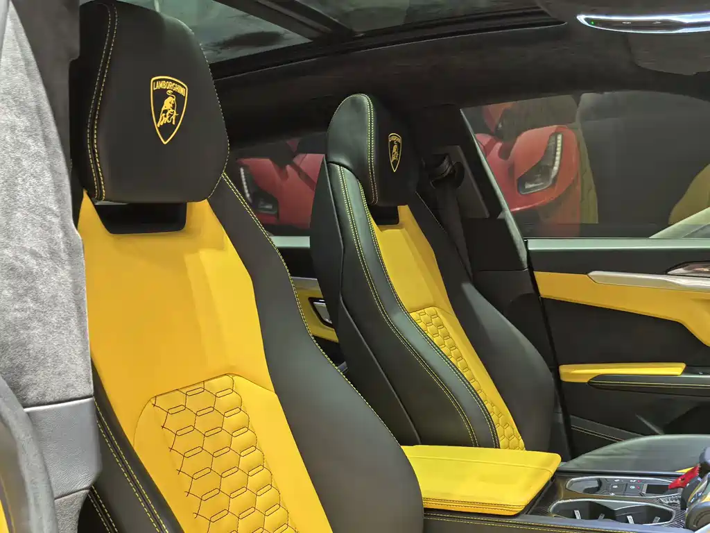 Lamborghini Urus — фото 13
