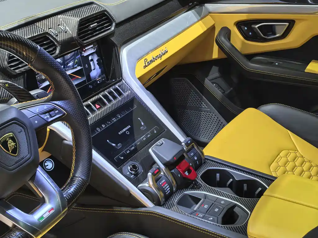 Lamborghini Urus — фото 8