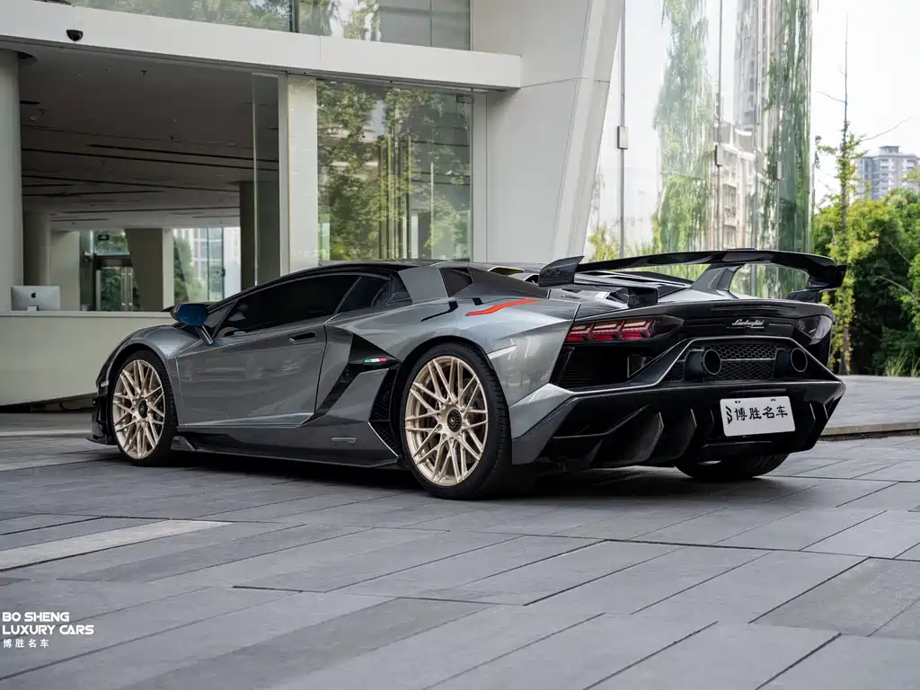 Lamborghini Aventador — фото 11