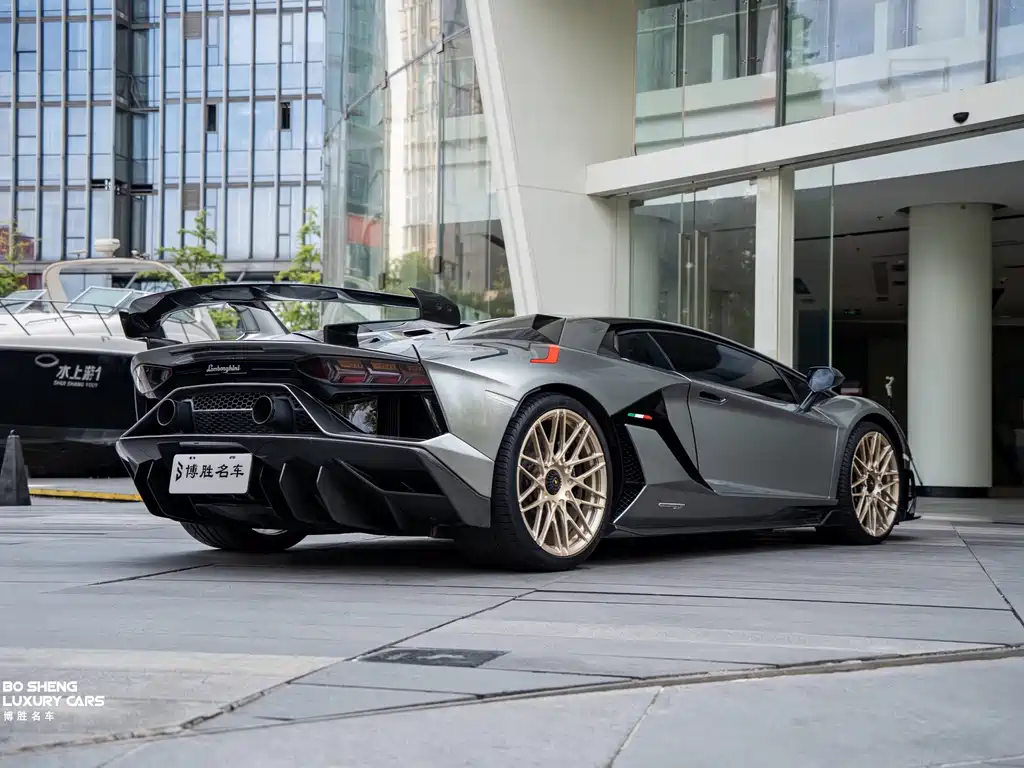 Lamborghini Aventador — фото 7