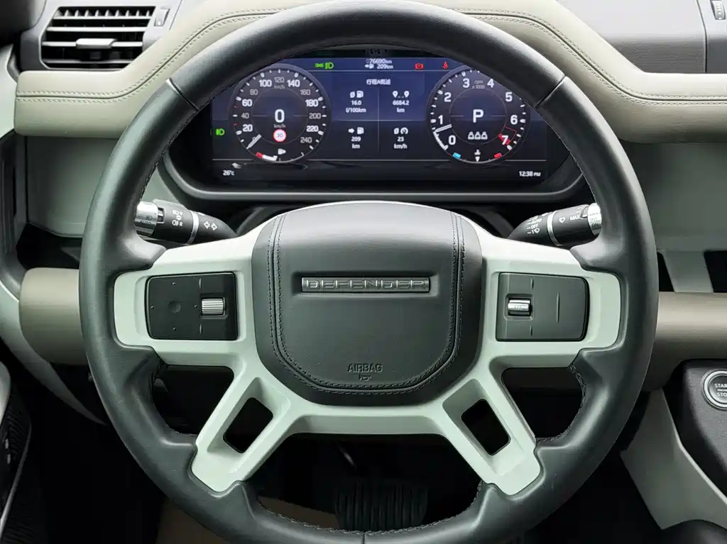Land Rover Defender — фото 11