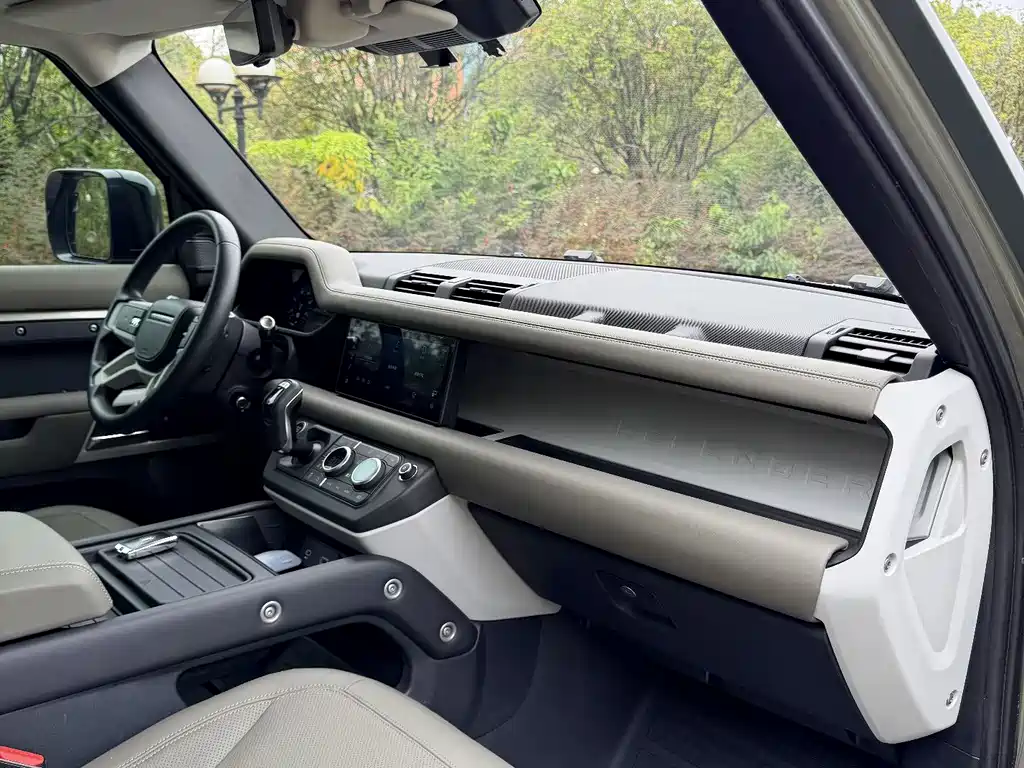 Land Rover Defender — фото 14