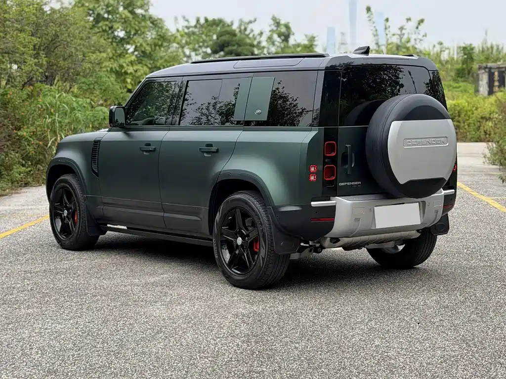 Land Rover Defender — фото 7