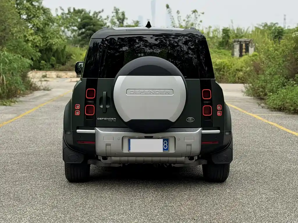 Land Rover Defender — фото 9
