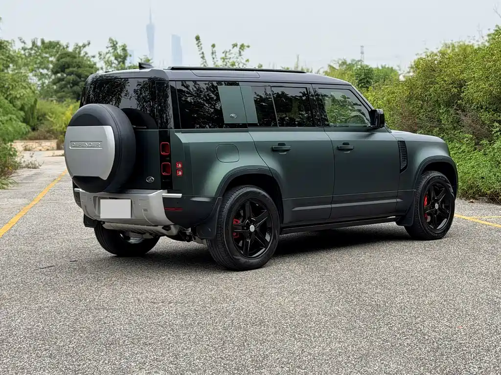 Land Rover Defender — фото 10