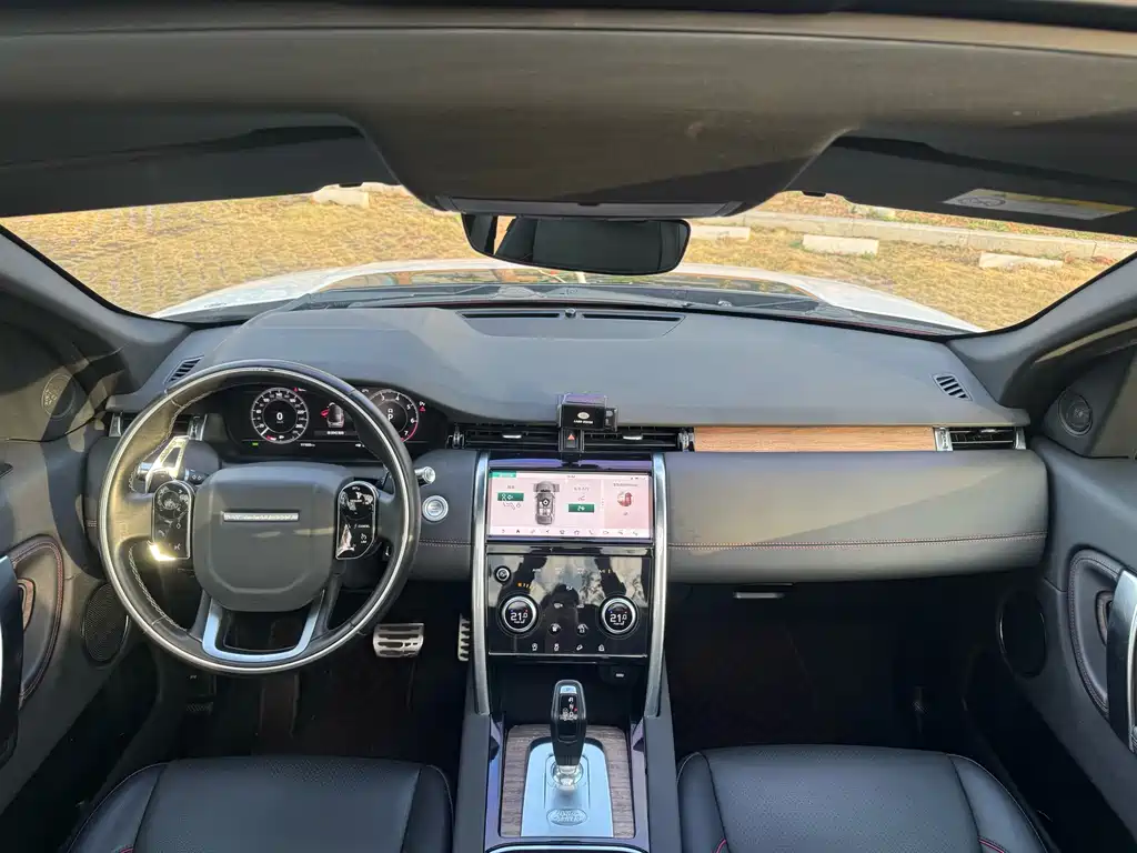 Land Rover Discovery Sport — фото 17