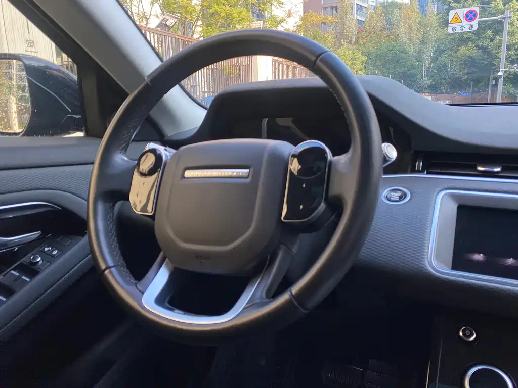 Land Rover Evoque — фото 22