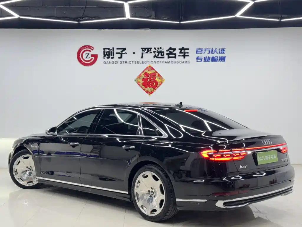 Audi A8 — фото 4