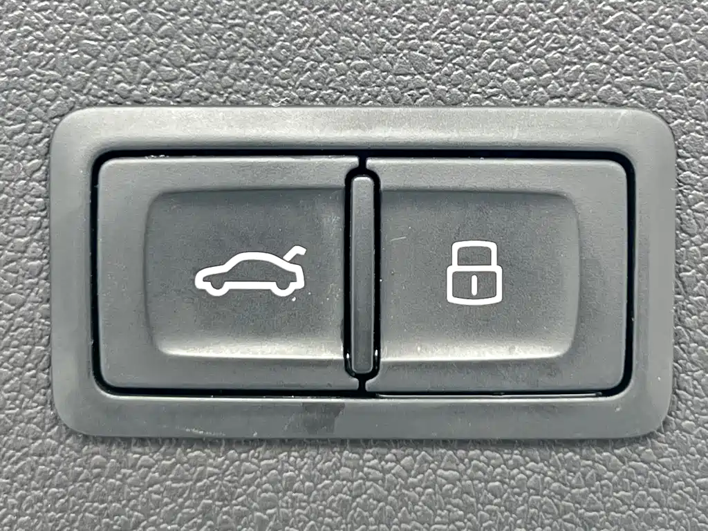Audi Q3 — фото 18