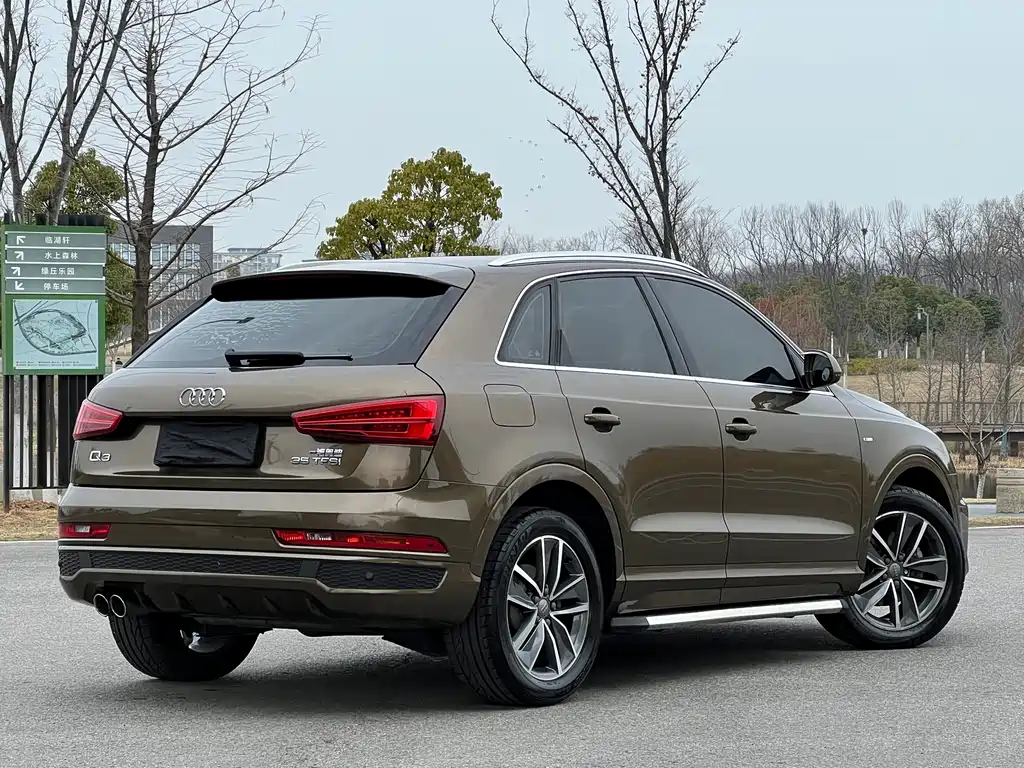 Audi Q3 — фото 21