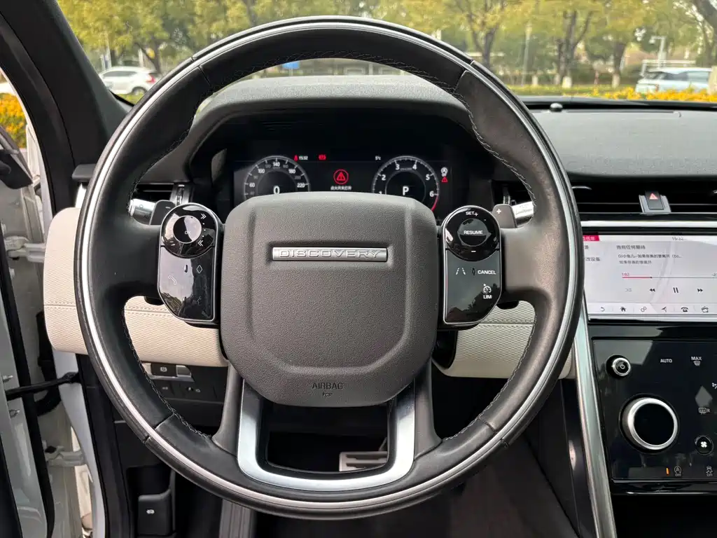 Land Rover Discovery Sport — фото 11