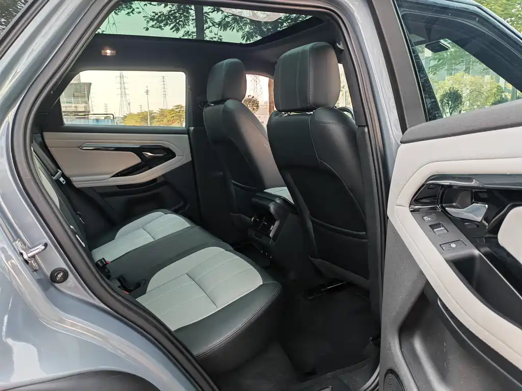 Land Rover Evoque — фото 13