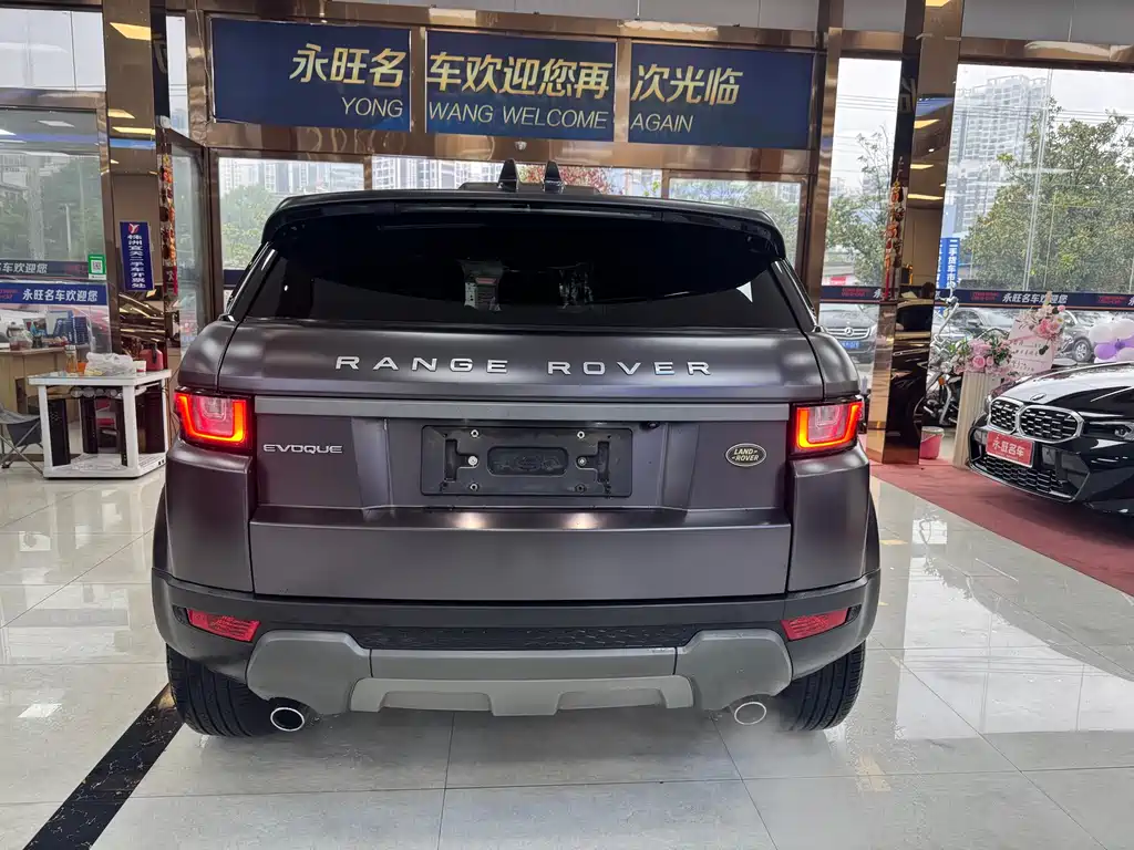 Land Rover Evoque — фото 11
