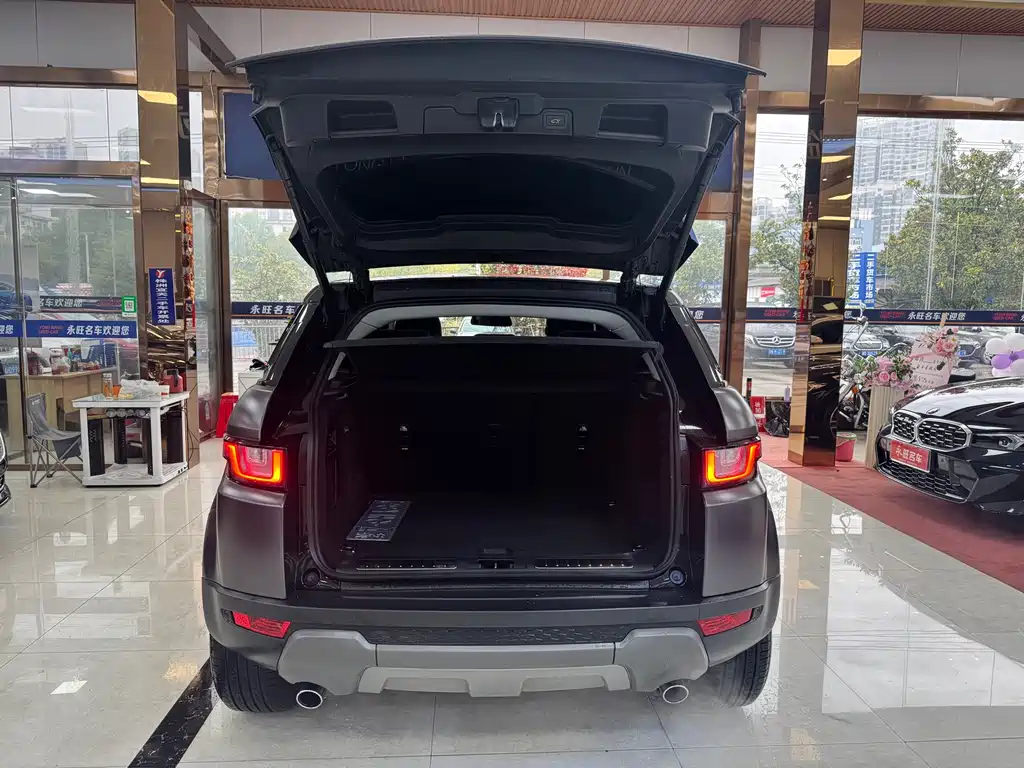 Land Rover Evoque — фото 14