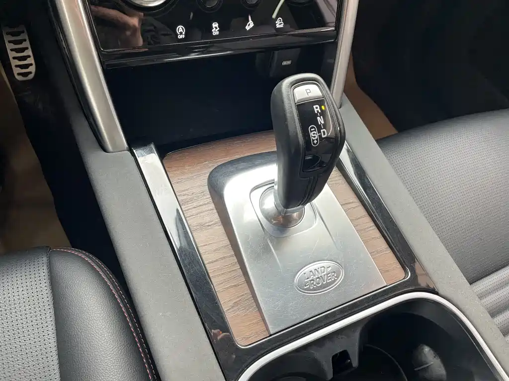 Land Rover Discovery Sport — фото 13