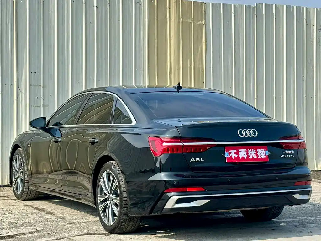 Audi A6L — фото 9
