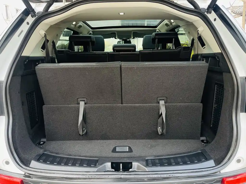 Land Rover Discovery Sport — фото 17