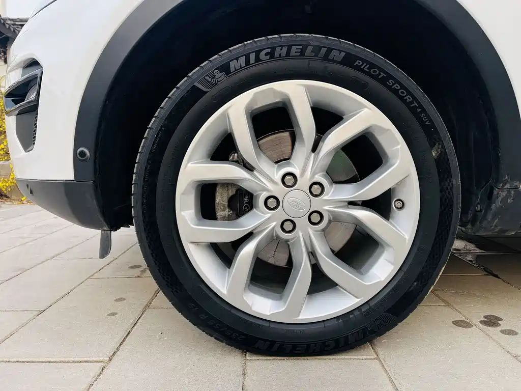 Land Rover Discovery Sport — фото 20