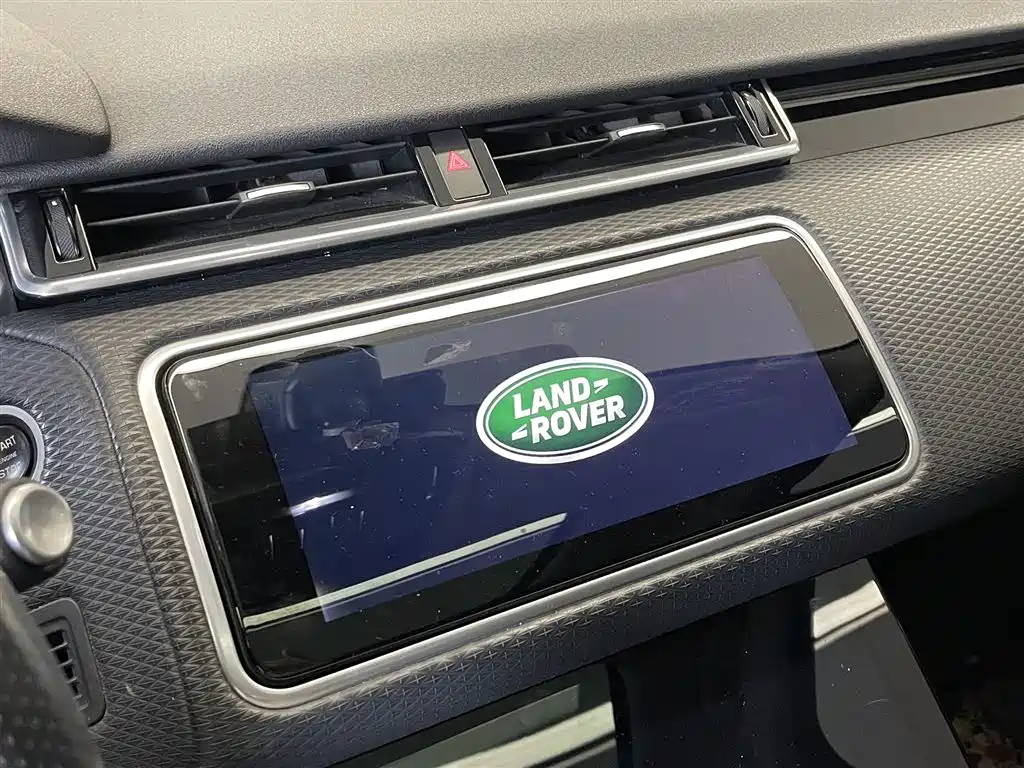 Land Rover Velar — фото 24