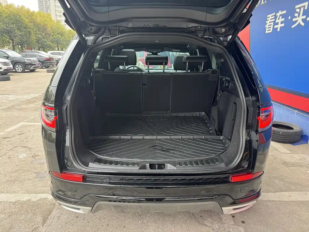 Land Rover Discovery Sport — фото 32