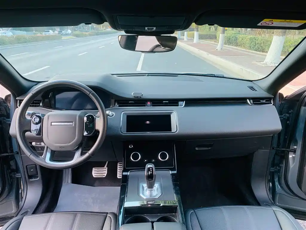 Land Rover Evoque — фото 15