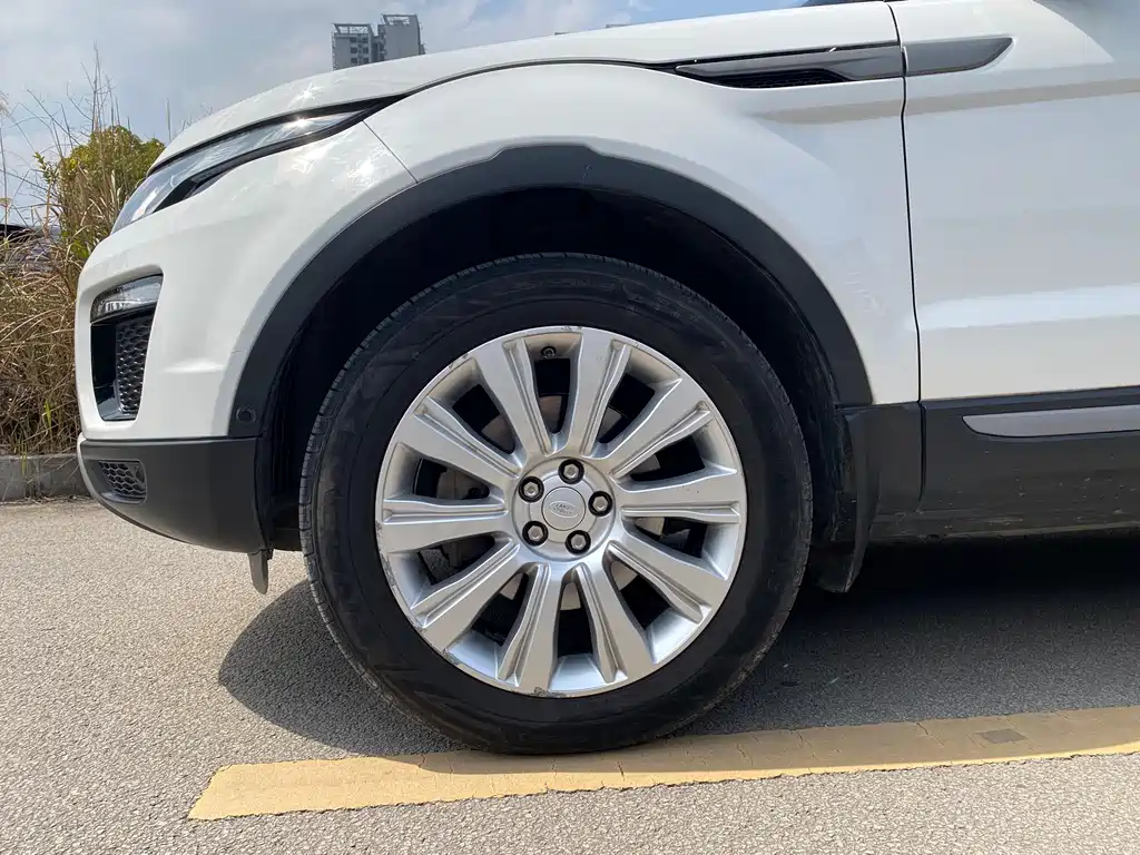 Land Rover Evoque — фото 19