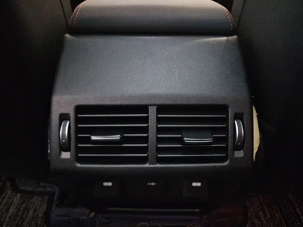 Land Rover Discovery Sport — фото 14