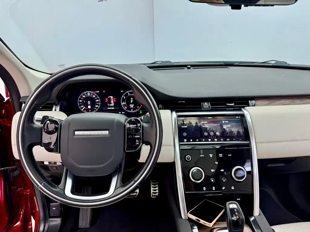 Land Rover Discovery Sport — фото 18