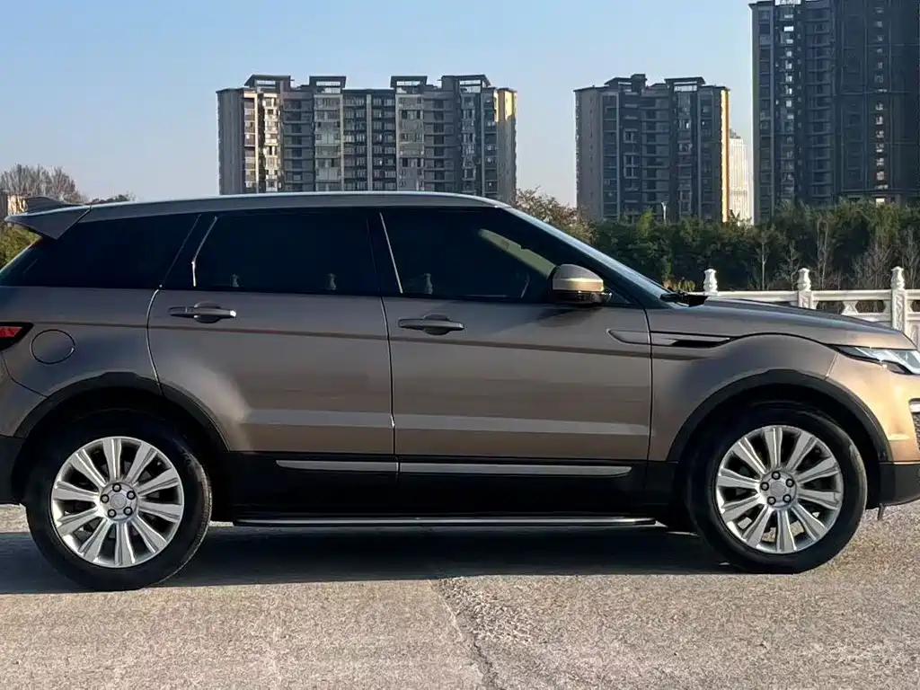 Land Rover Evoque — фото 4