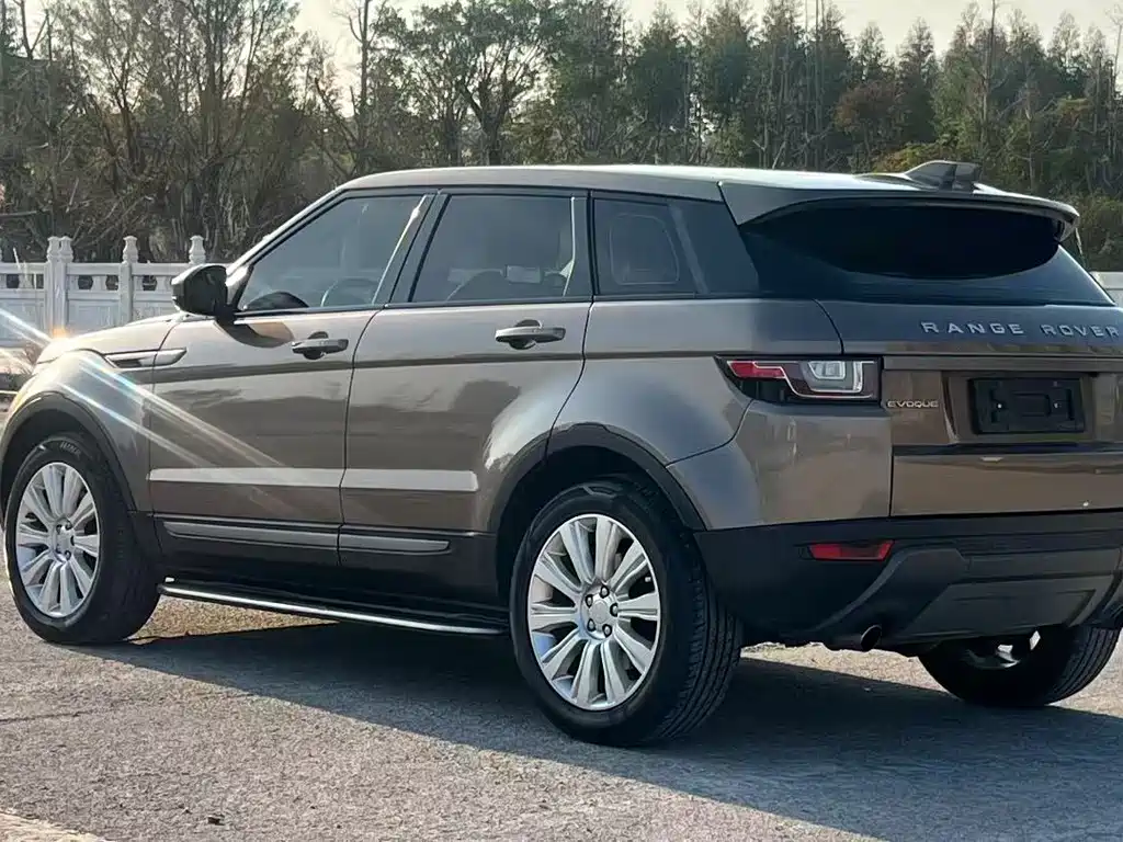 Land Rover Evoque — фото 6