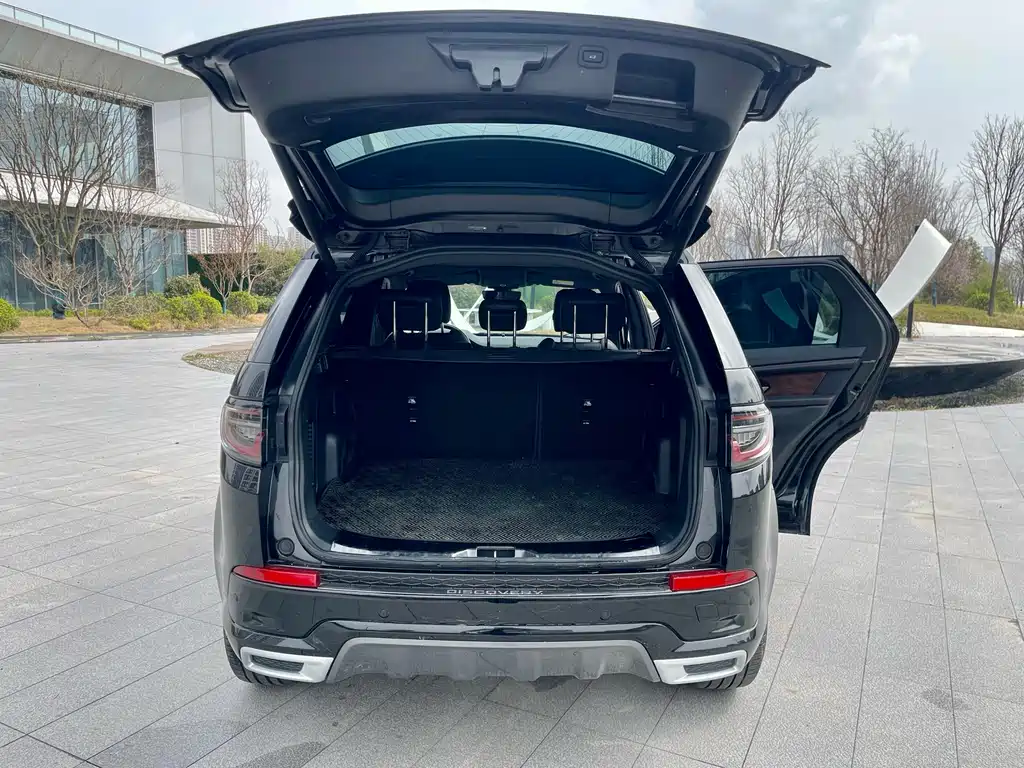 Land Rover Discovery Sport — фото 23