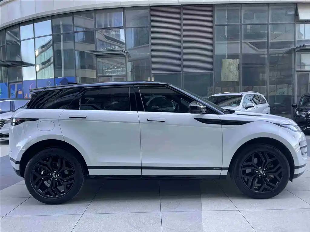 Land Rover Evoque — фото 25