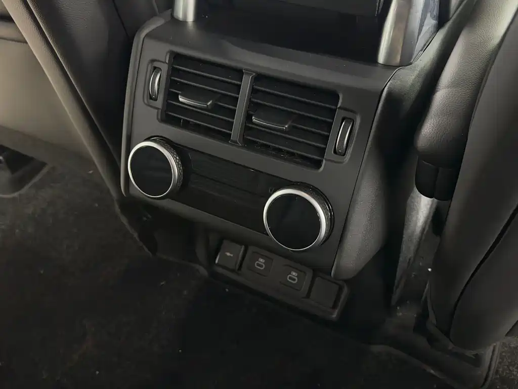 Land Rover Discovery — фото 14