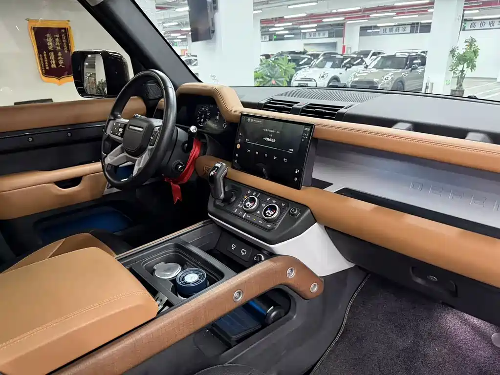 Land Rover Defender — фото 10